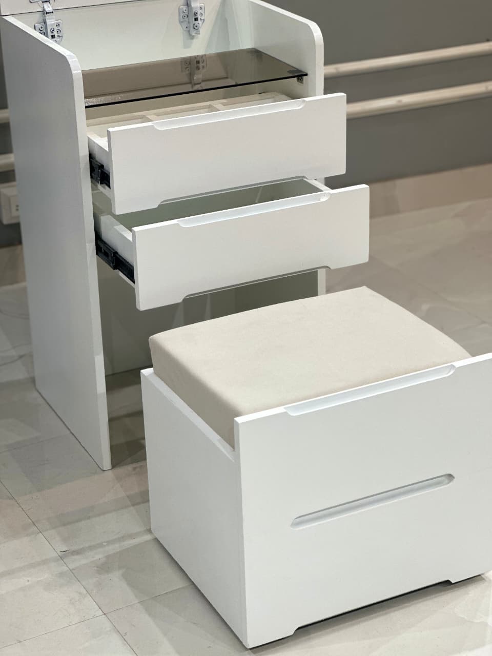 47’’ High-End Makeup Vanity Set with Glass Top, 5 Drawers, Built-In Power & Stool