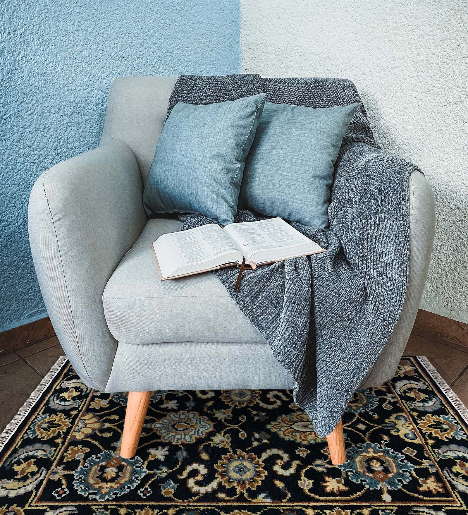 Luxor Classic Pattern Hand Knotted Rectangle Anti-Skid Designer Carpet, Prayer Rug For Office Cabins, Small Living Spaces - 2'X3'