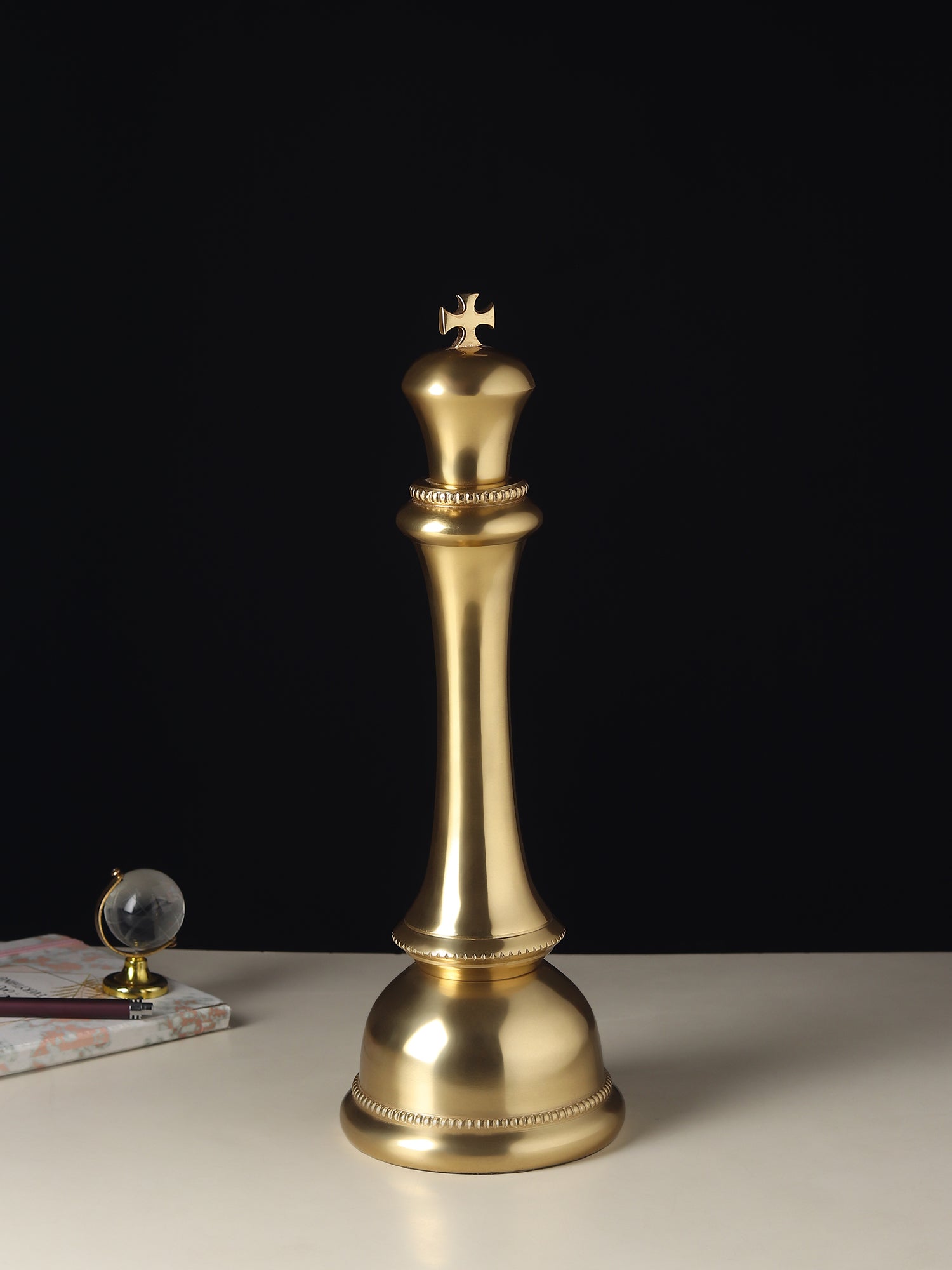 Zyntar Oversized King Chess Decorative M.M.I. OVERSEAS