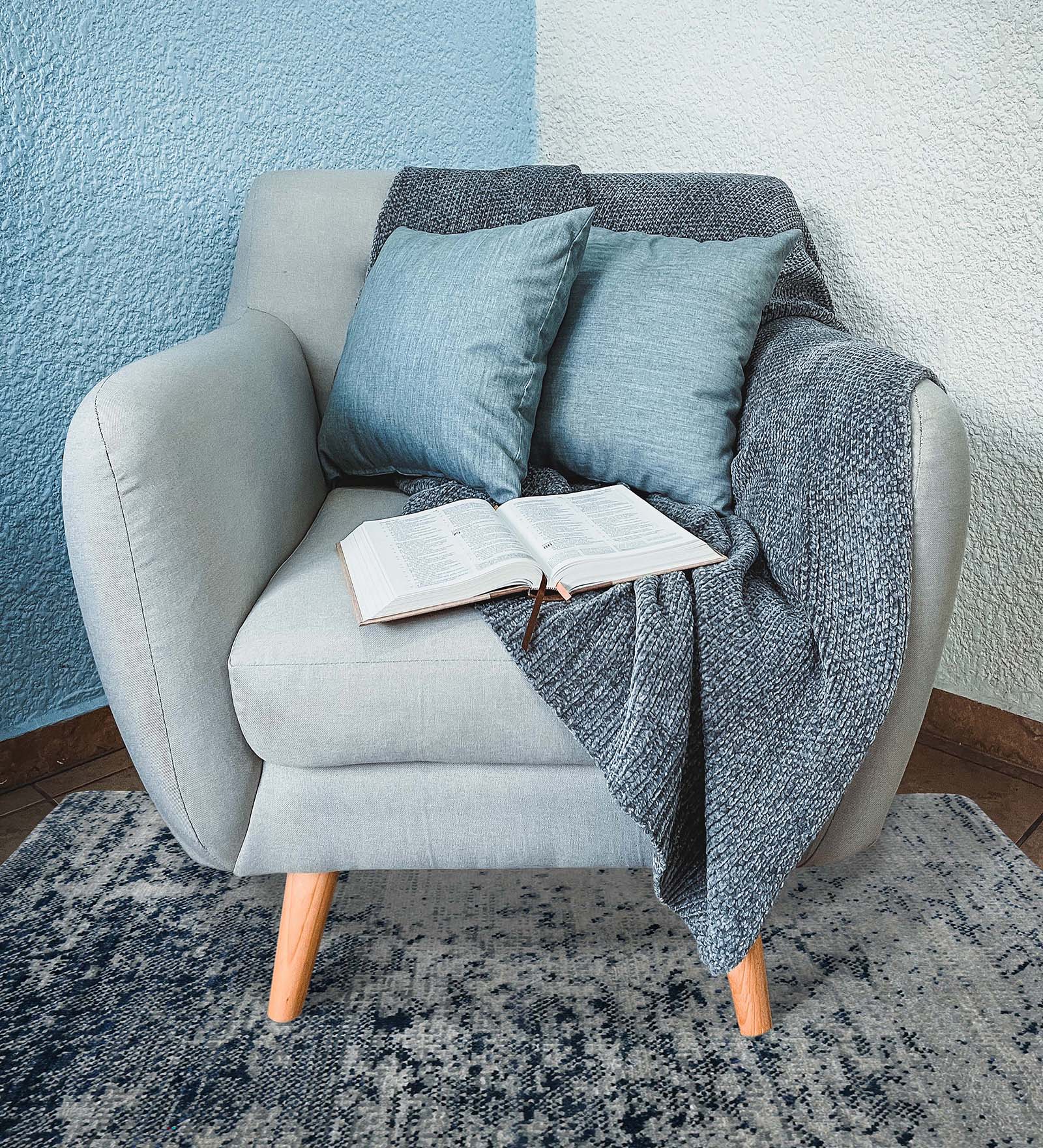 Dazzle Modern Pattern Hand Knotted Rectangle Anti-Skid Designer Carpet, Prayer Rug For Office Cabins, Small Living Spaces - 2'X3'