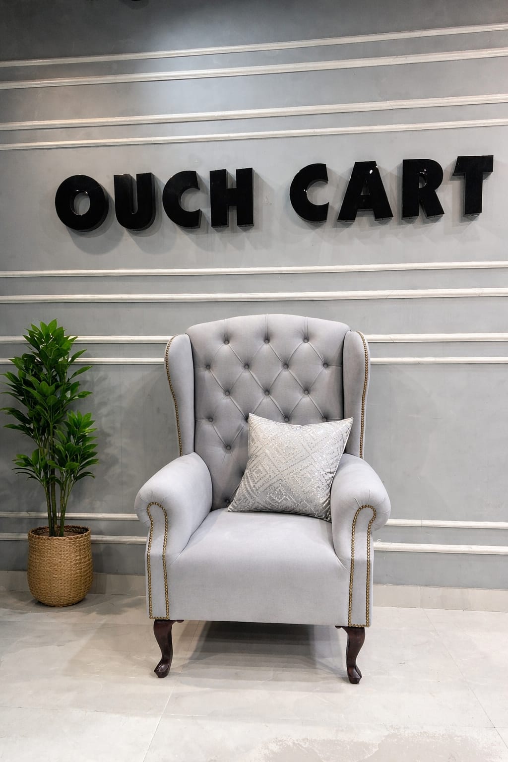 Solid Wood Wing Chair with Deep Seat Comfort & Classic Elegant Design