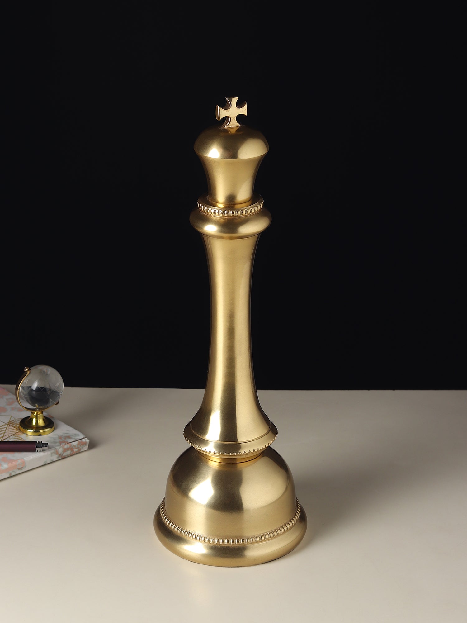 Zyntar Oversized King Chess Decorative M.M.I. OVERSEAS