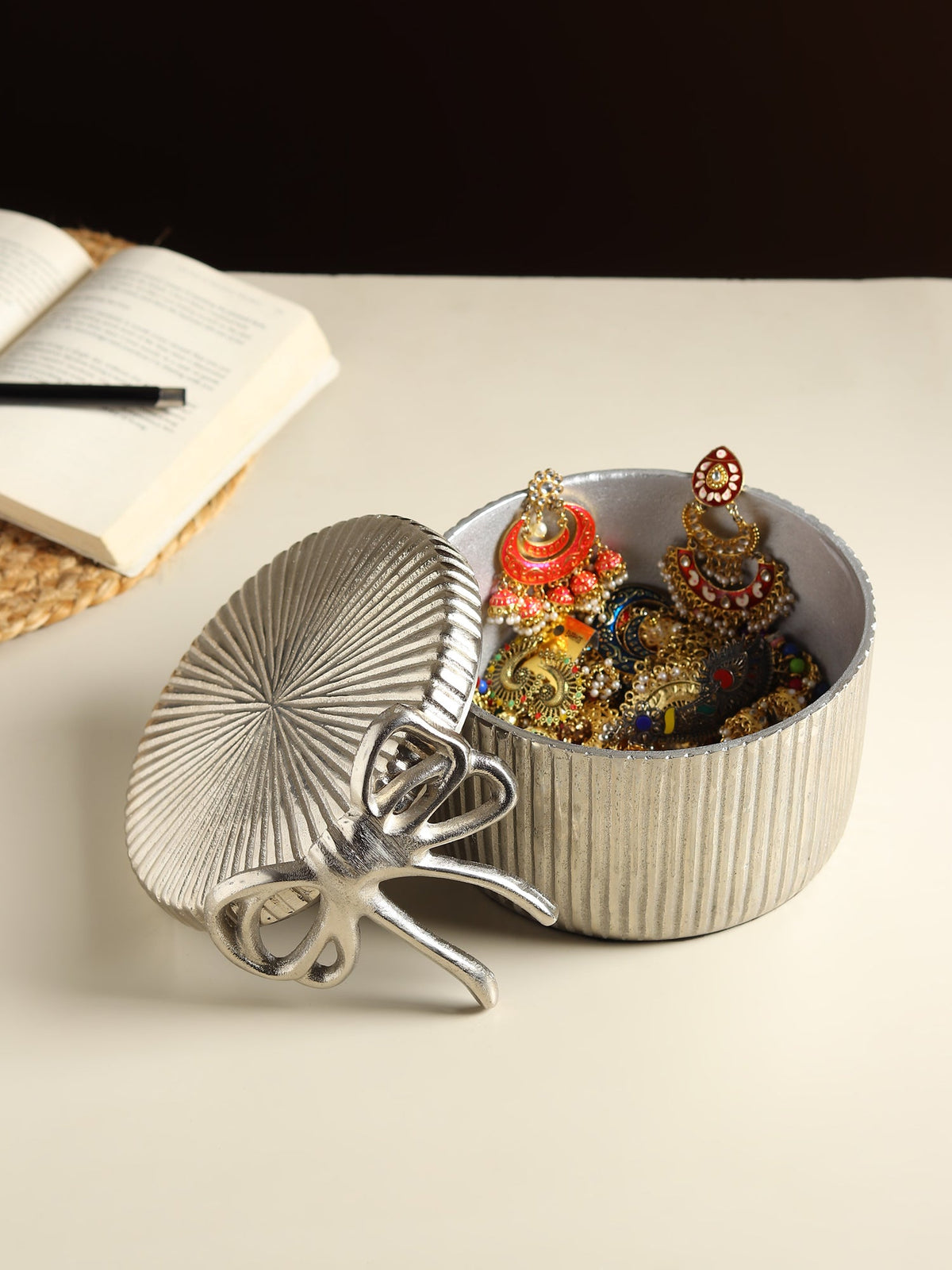 Bella's Bow Storage Box M.M.I. OVERSEAS