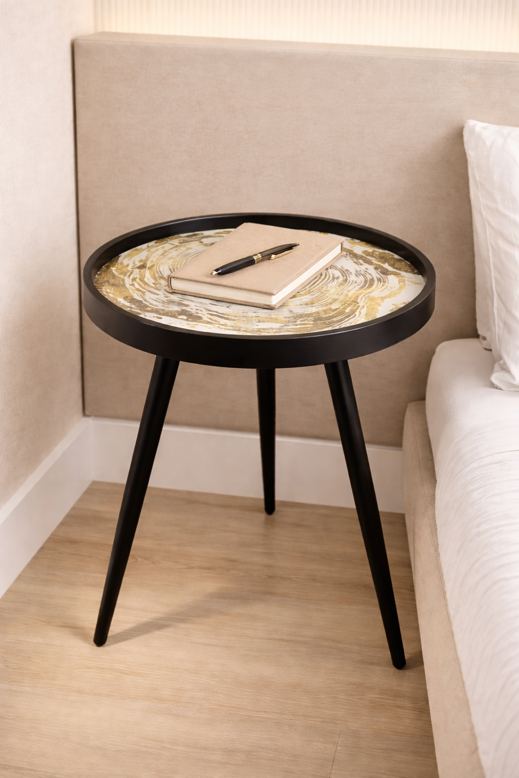 Oakveil Black Table Large