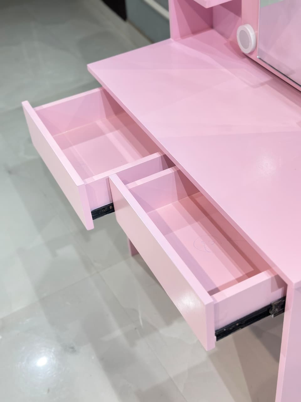 Amelia ressing Table with Mirror