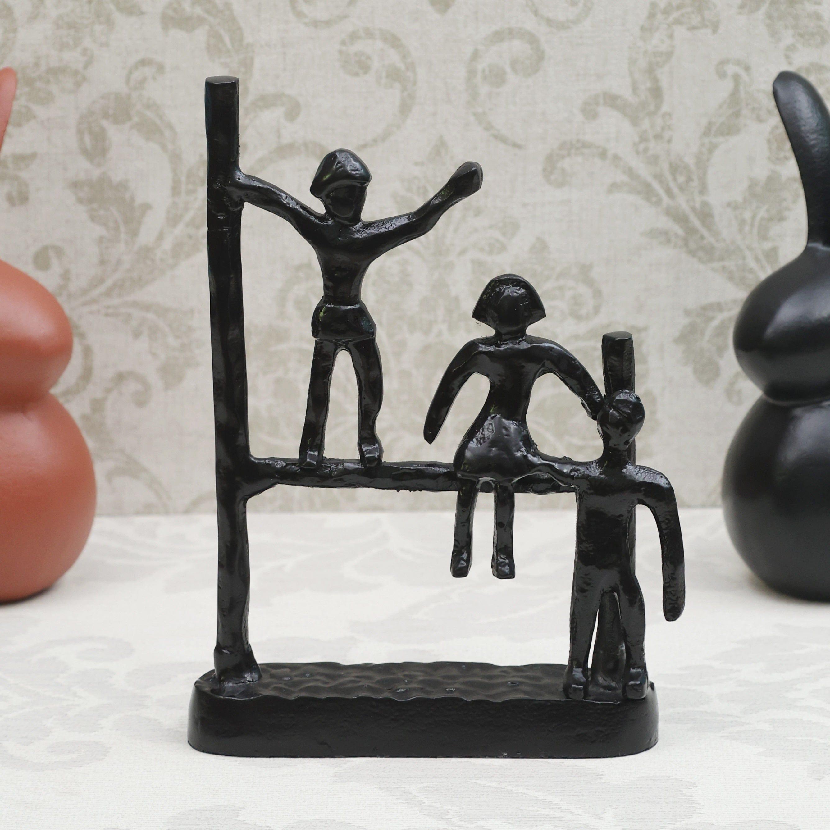 The Gutsy Trio Abstract Décor Gold Black - Ouch Cart