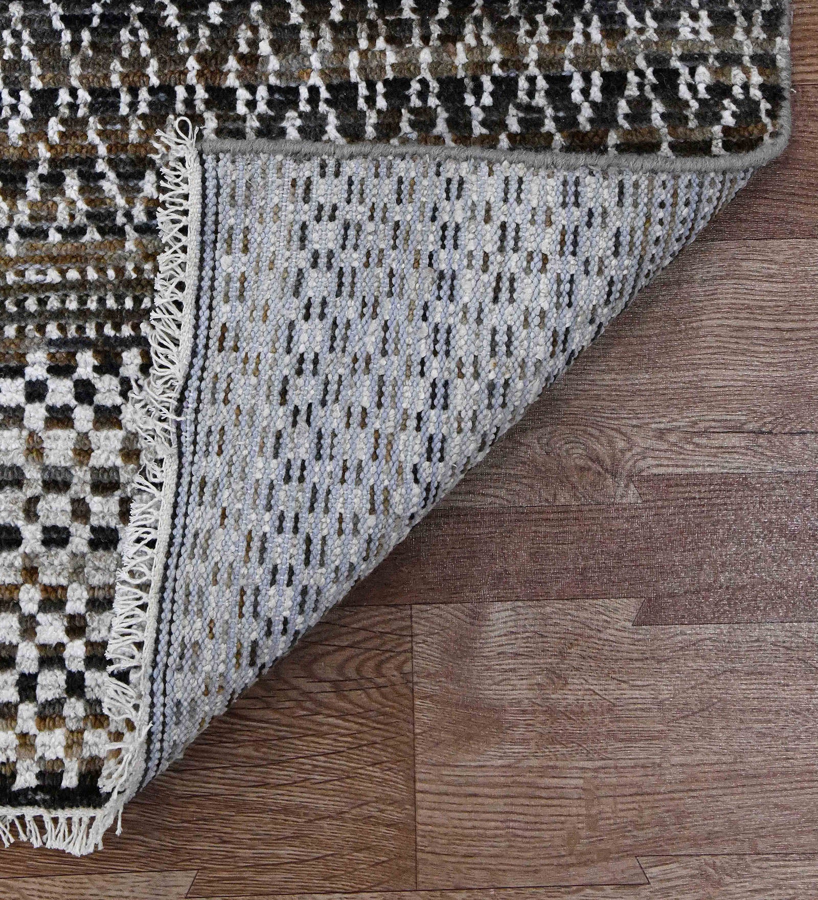 Metropolis Modern Pattern Hand Knotted Rectangle Anti-Skid Designer Carpet, Prayer Rug For Office Cabins, Small Living Spaces - 2'X3'