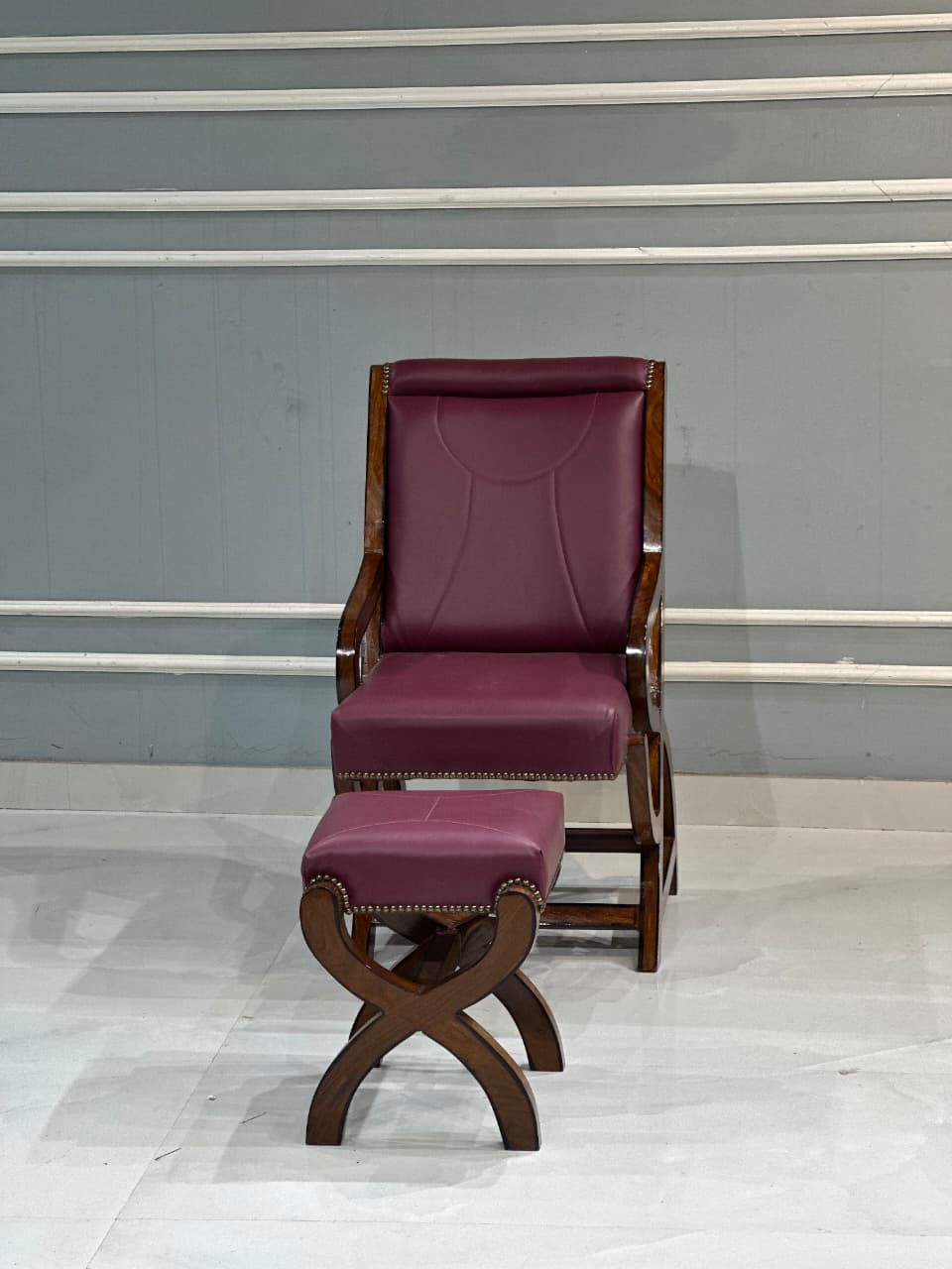 Wide Unique Back Design Armchair With Ottoman