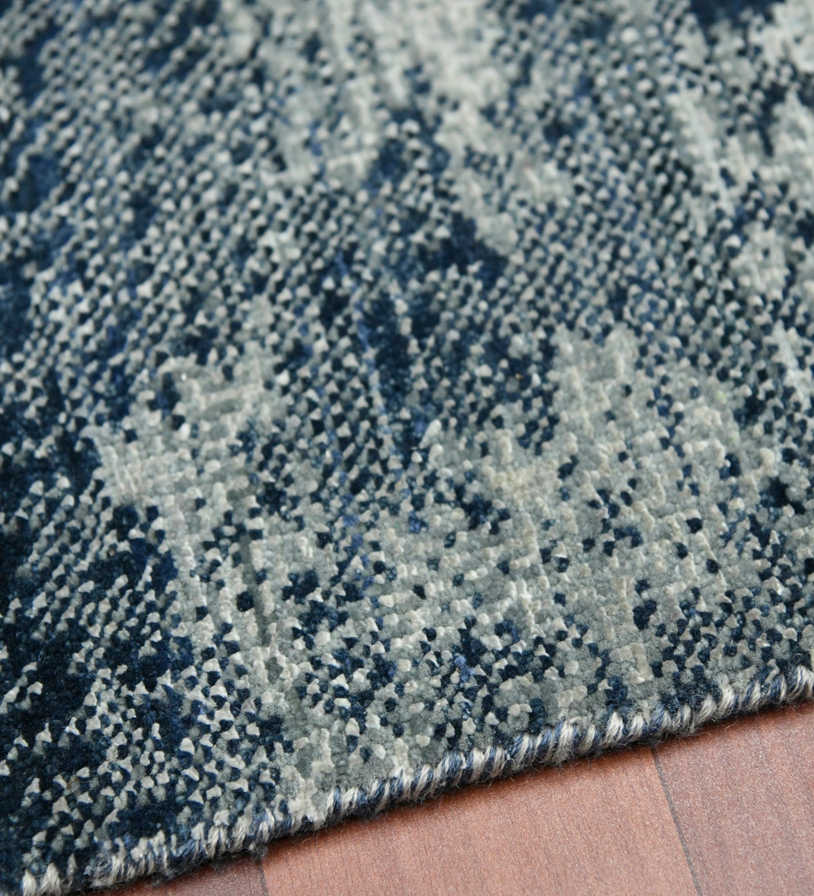 Dazzle Modern Pattern Hand Knotted Rectangle Anti-Skid Designer Carpet, Prayer Rug For Office Cabins, Small Living Spaces - 2'X3'