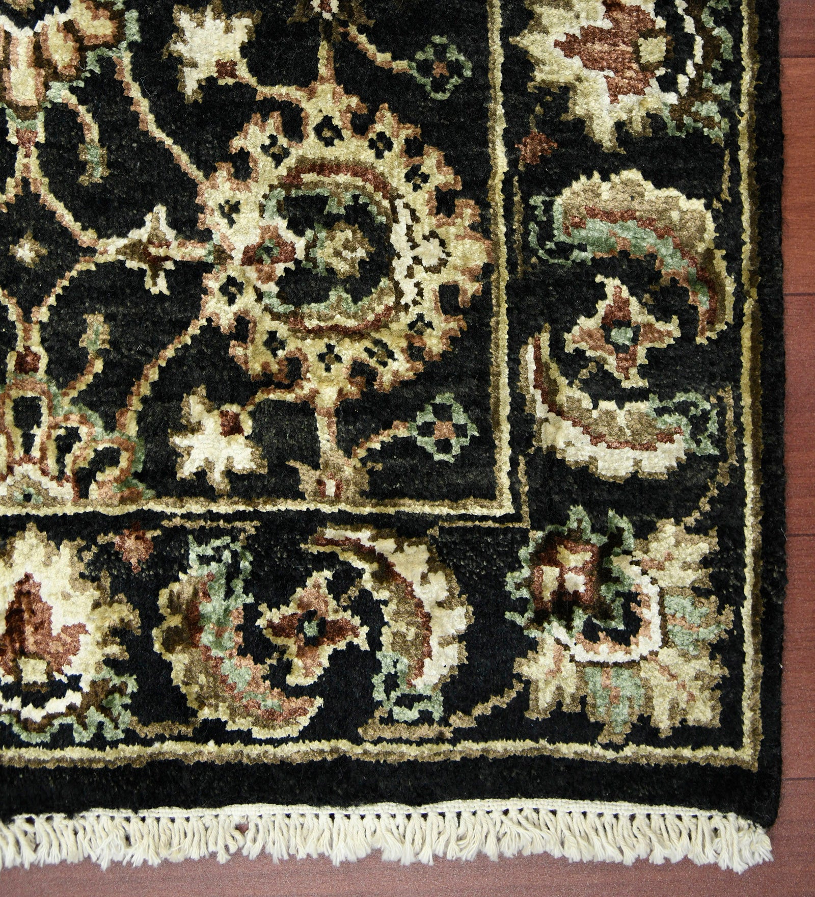 Luxor Classic Pattern Hand Knotted Rectangle Anti-Skid Designer Carpet, Prayer Rug For Office Cabins, Small Living Spaces - 4'X6'