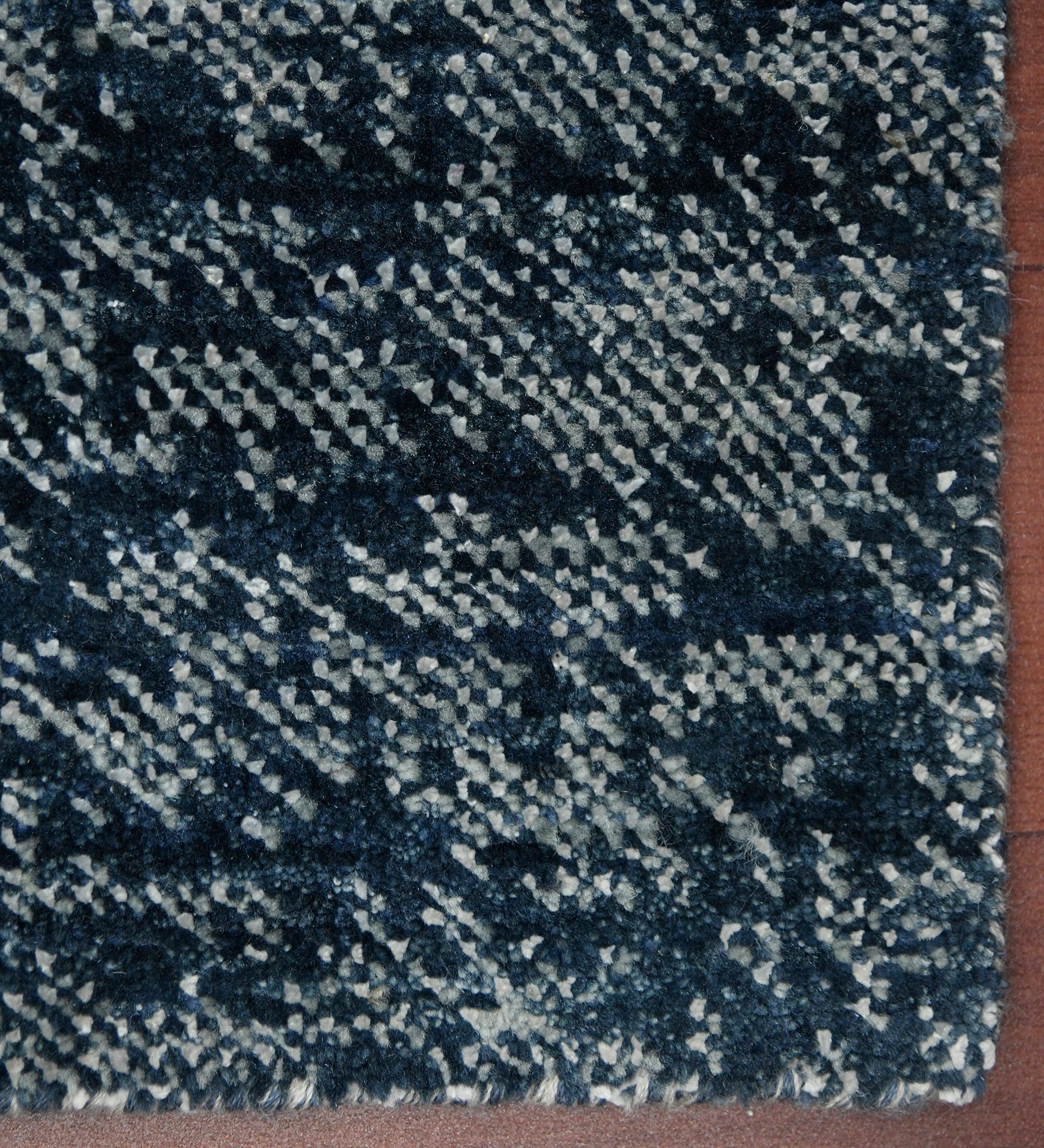Dazzle Modern Pattern Hand Knotted Rectangle Anti-Skid Designer Carpet, Prayer Rug For Office Cabins, Small Living Spaces - 2'X3' Saraswati Global