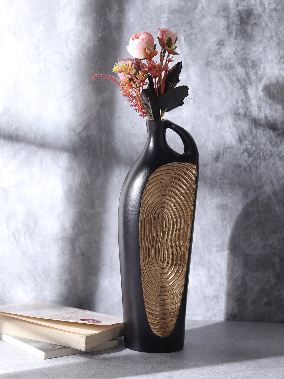 Alloy Art Vase in Black Gold M.M.I. OVERSEAS