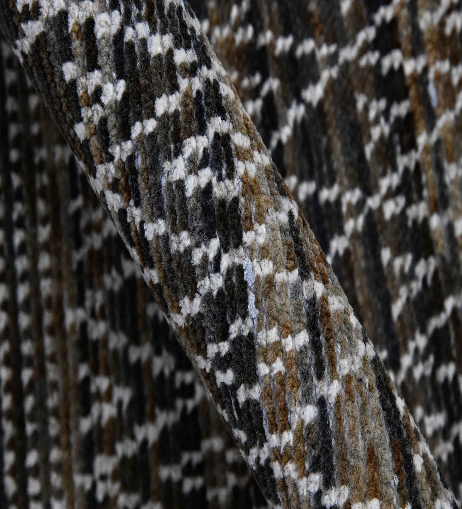 Metropolis Modern Pattern Hand Knotted Rectangle Anti-Skid Designer Carpet, Prayer Rug For Office Cabins, Small Living Spaces - 2'X3'