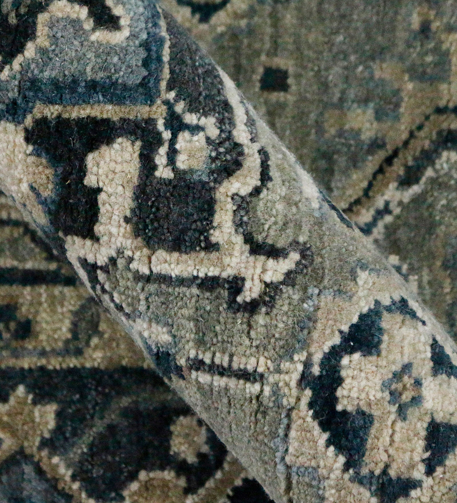 Heritage Traditional Pattern Hand Knotted Rectangle Anti-Skid Designer Carpet, Prayer Rug For Office Cabins, Small Living Spaces - 4'X6'