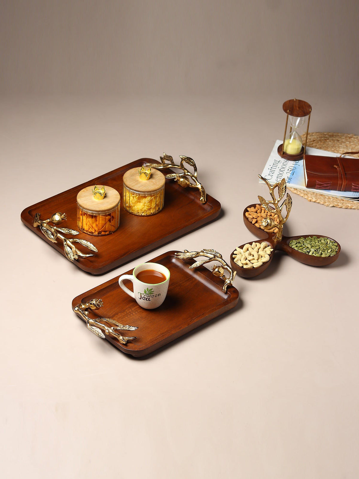 Pomegranate tray gold M.M.I. OVERSEAS