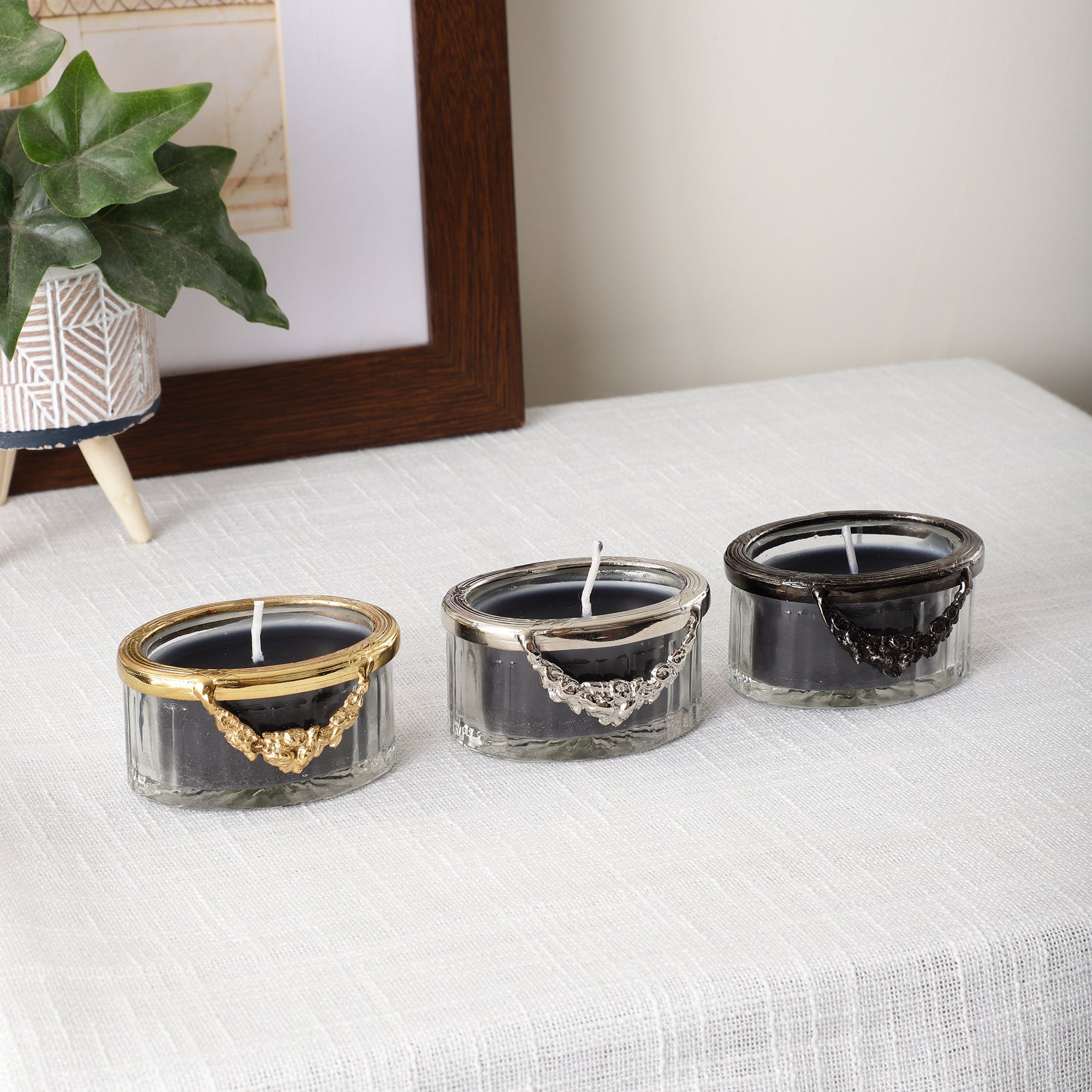 Black Velvet Scented Candle Jar With Silver Ring - OUCHCART