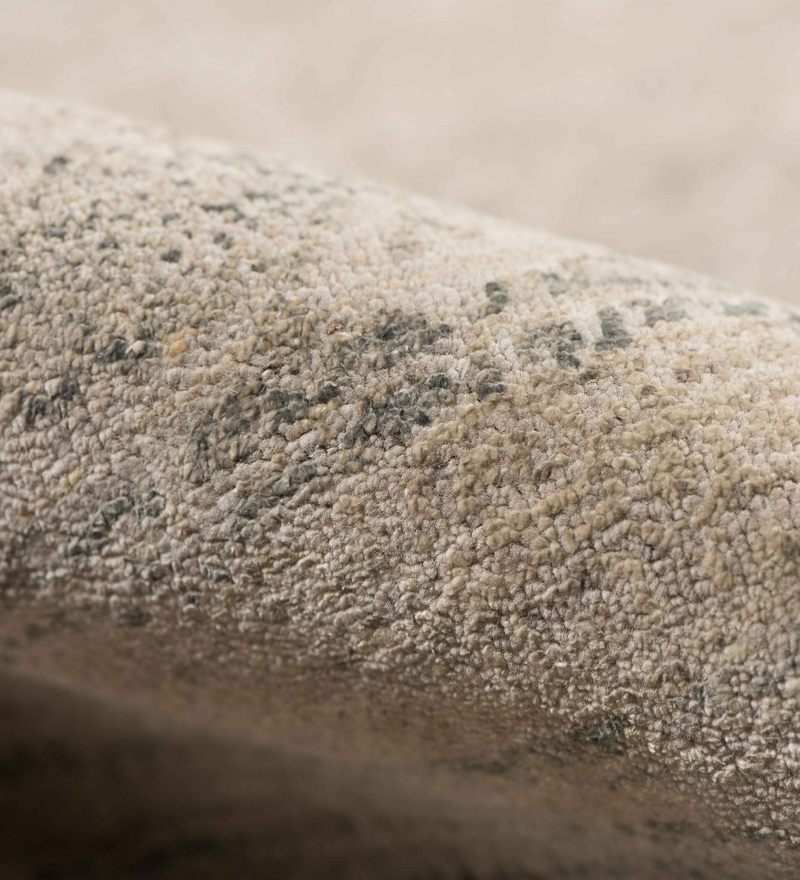 Pearl Transitional Pattern Hand Knotted Rectangle Anti-Skid Designer Carpet, Prayer Rug For Office Cabins, Small Living Spaces - 2'X3'