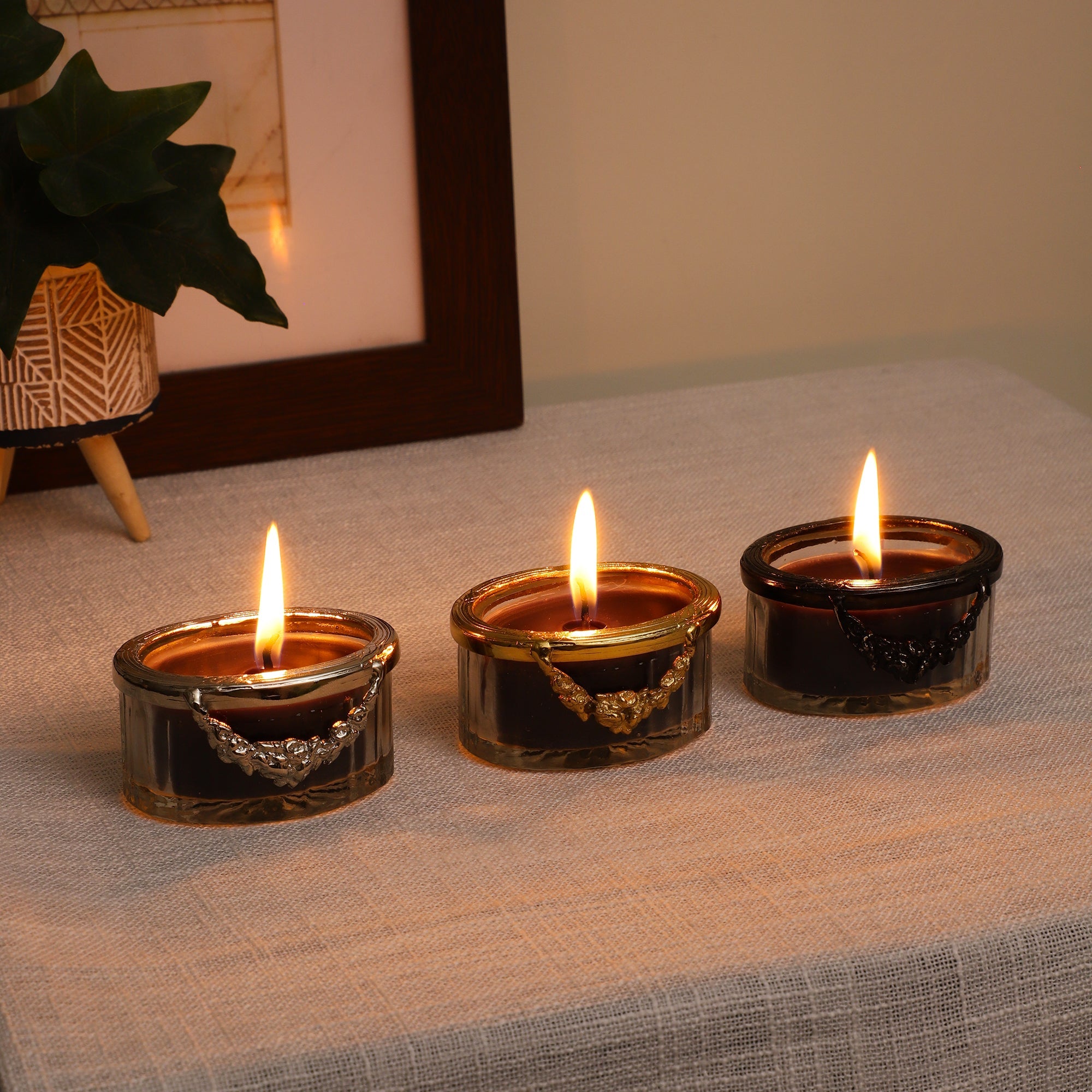 Black Velvet Scented Candle Jar With Golden Ring M.M.I. OVERSEAS