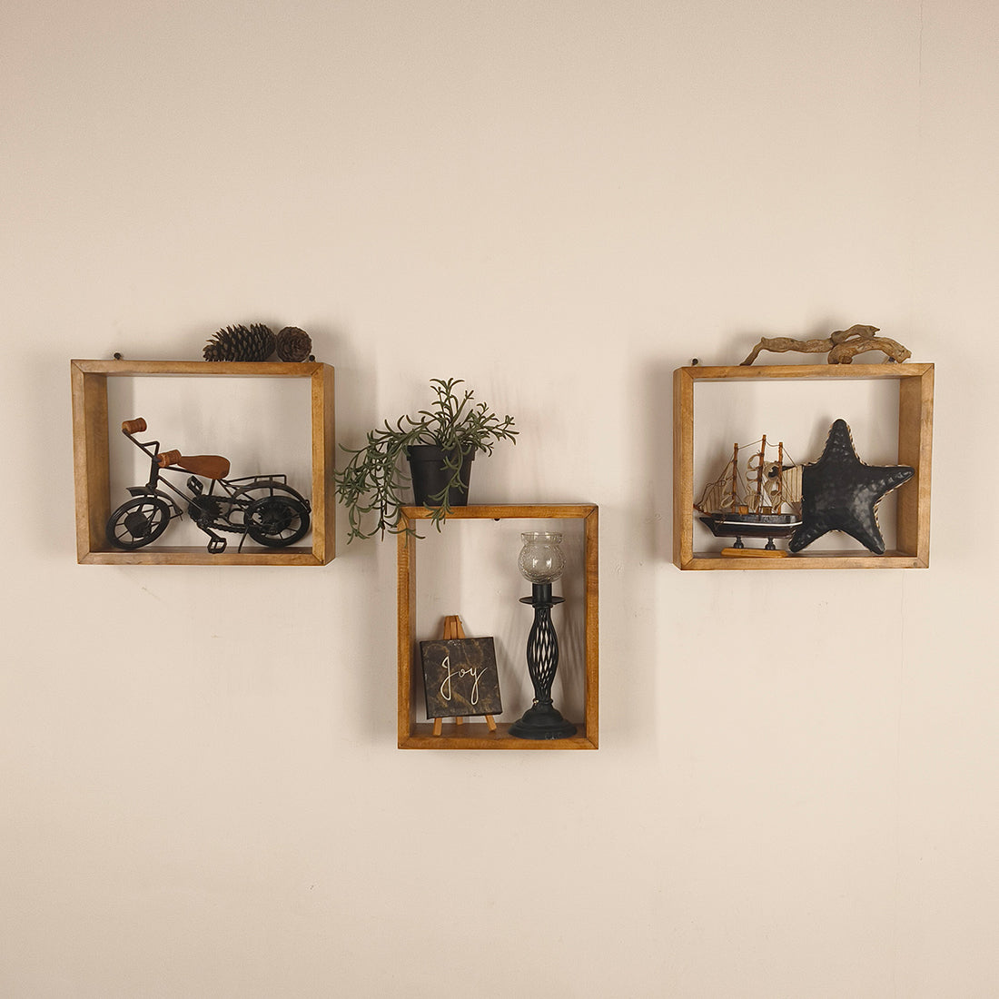 ARTHUR III Rectangular Shaped Set of 3 Wooden Wall Shelves - OUCH CART | Wall decor