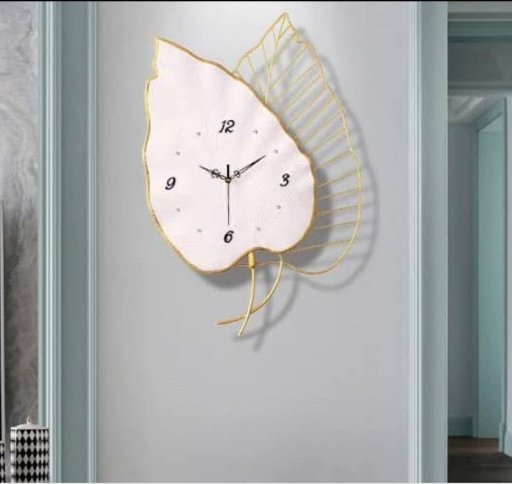 White Betel Leaf Clock N.R.HOMESDECOR