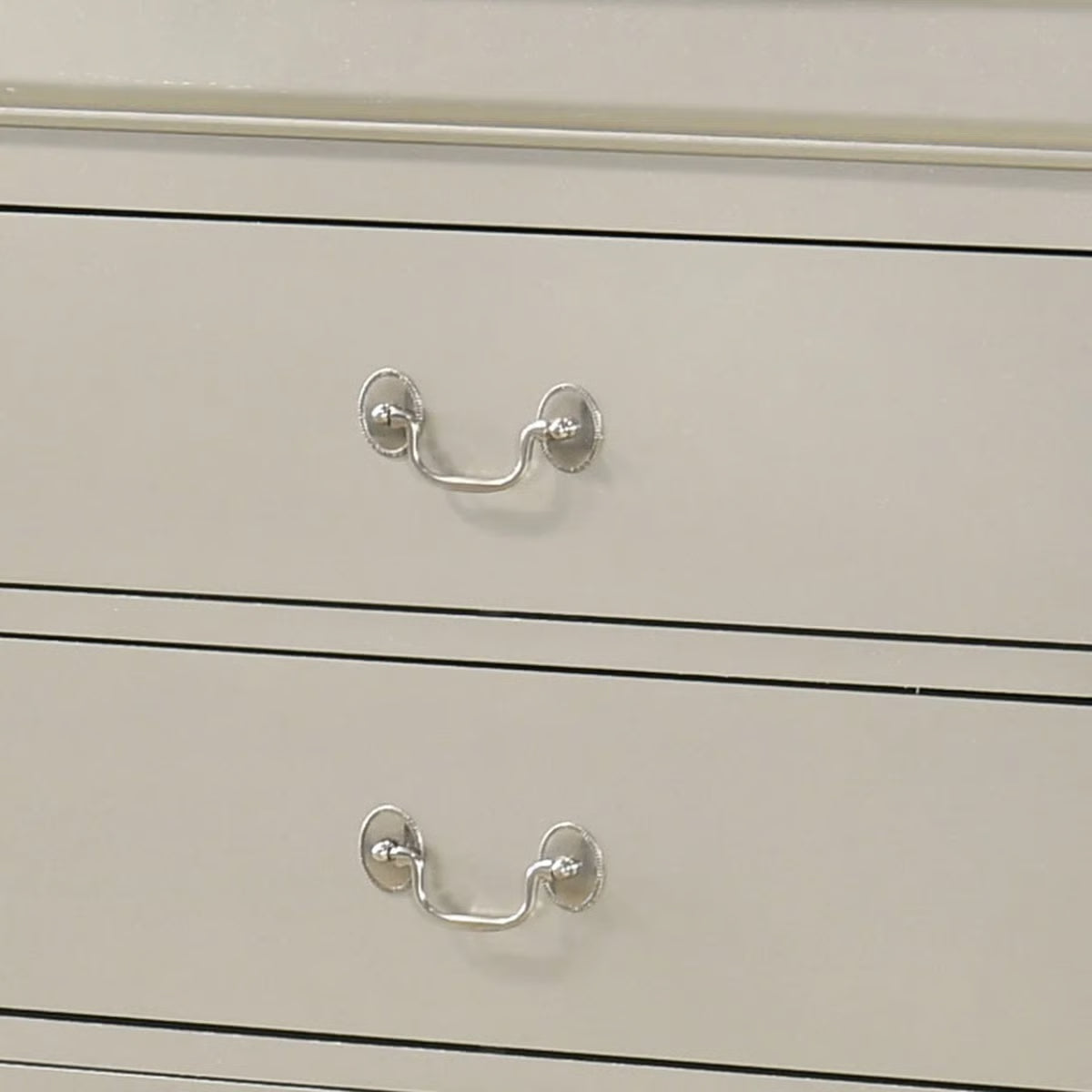 Silver Champagne Classic Dresser – Traditional Chest, Metal Gear Drawers & Elegant Design