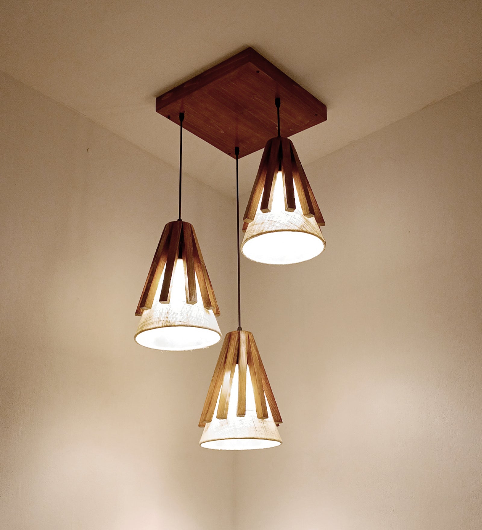 Flue Brown Wooden Cluster Hanging Lamp (BULB NOT INCLUDED)