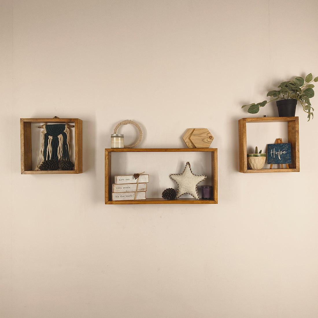 GEORGE III Rectangular Shaped Set of 3 Wooden Wall Shelves - OUCH CART | Wall decor