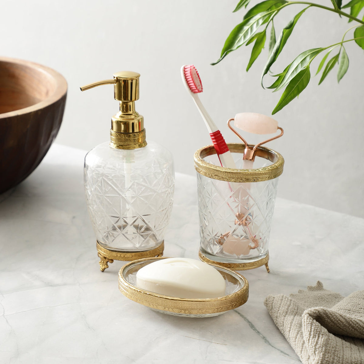 Starlight crystal Cut bathroom set in silver M.M.I. OVERSEAS