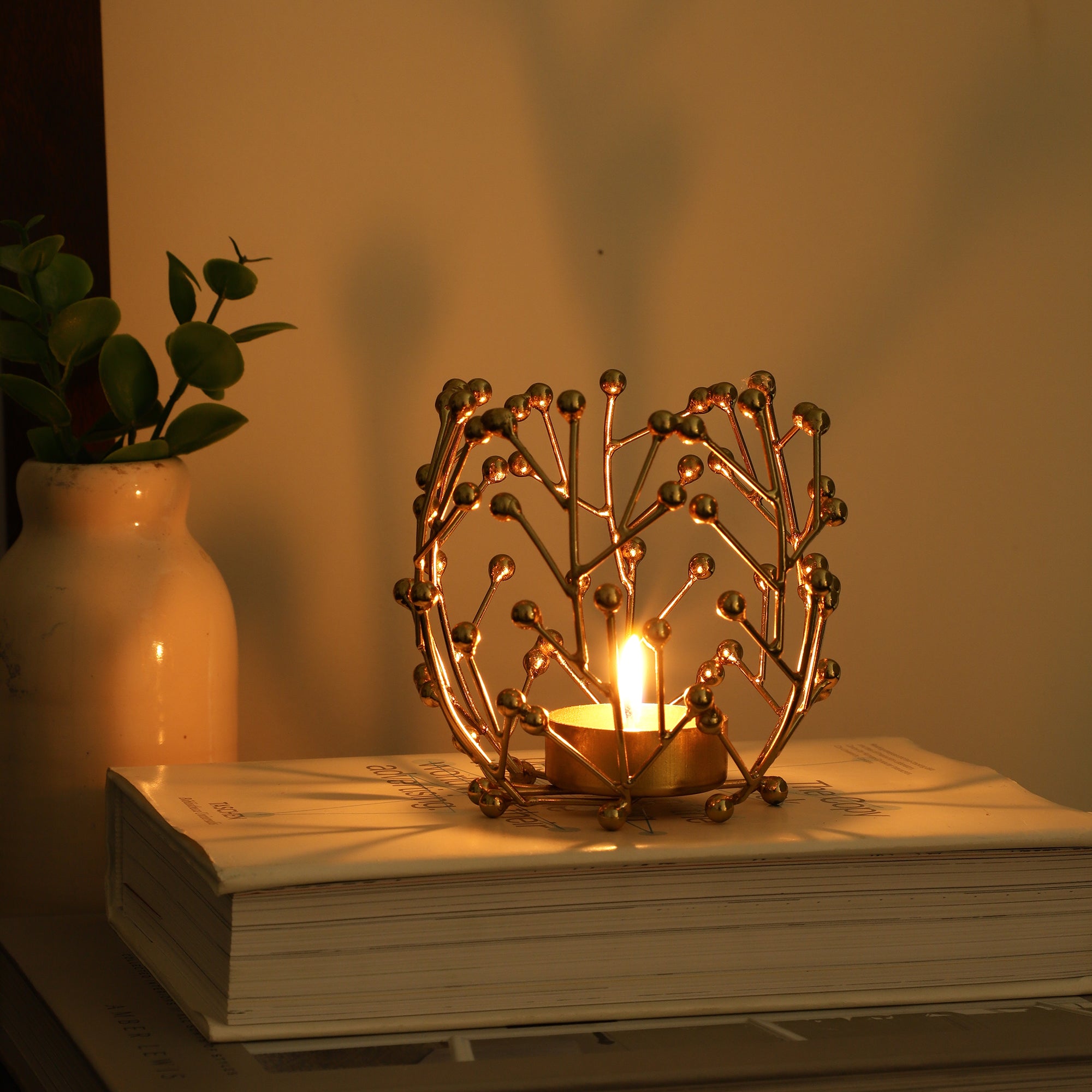 Juanita Tealight Holder in Gold