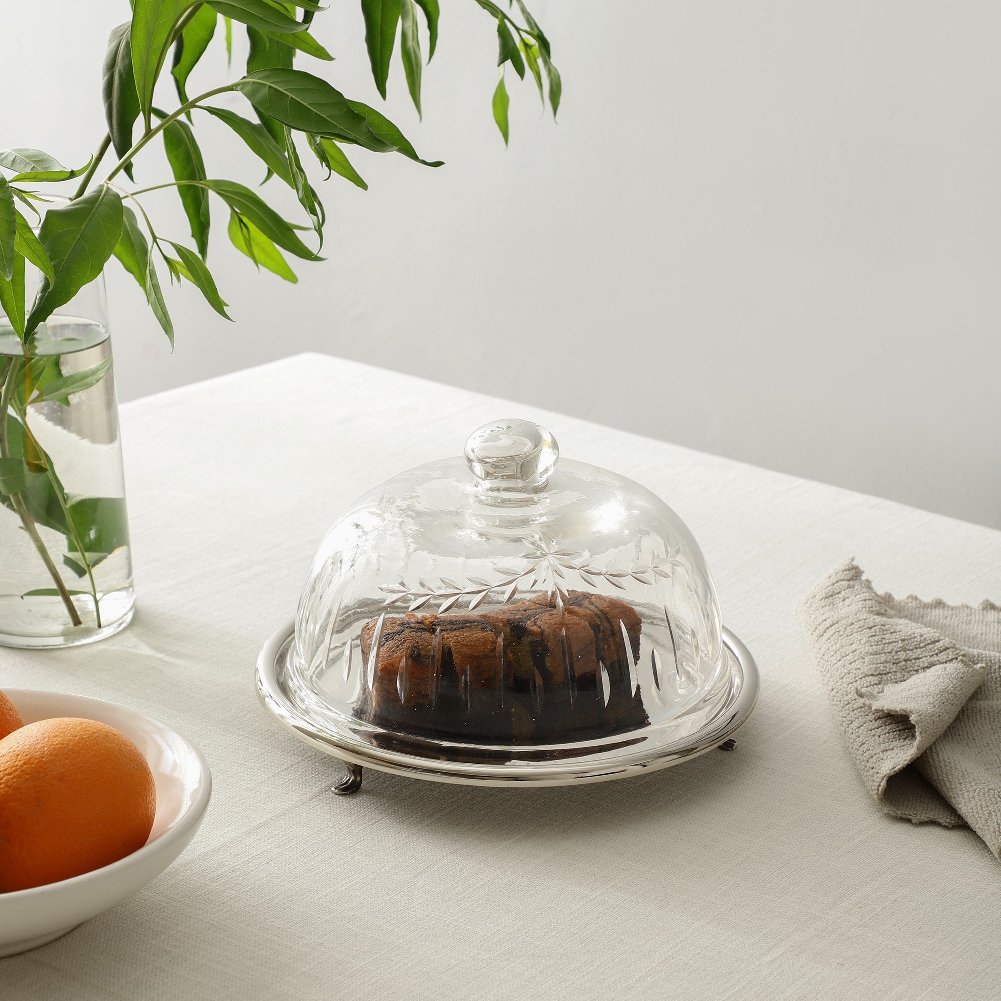 Leafy Glass Cake Dome in Silver M.M.I. OVERSEAS