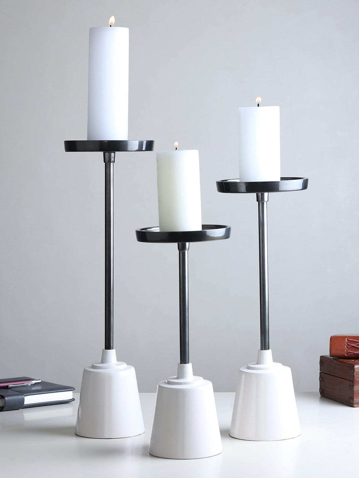 Altura Medio Black Nickel Candle holder Medium M.M.I. OVERSEAS