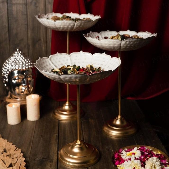 white sat of 3 urli - Ouch Cart