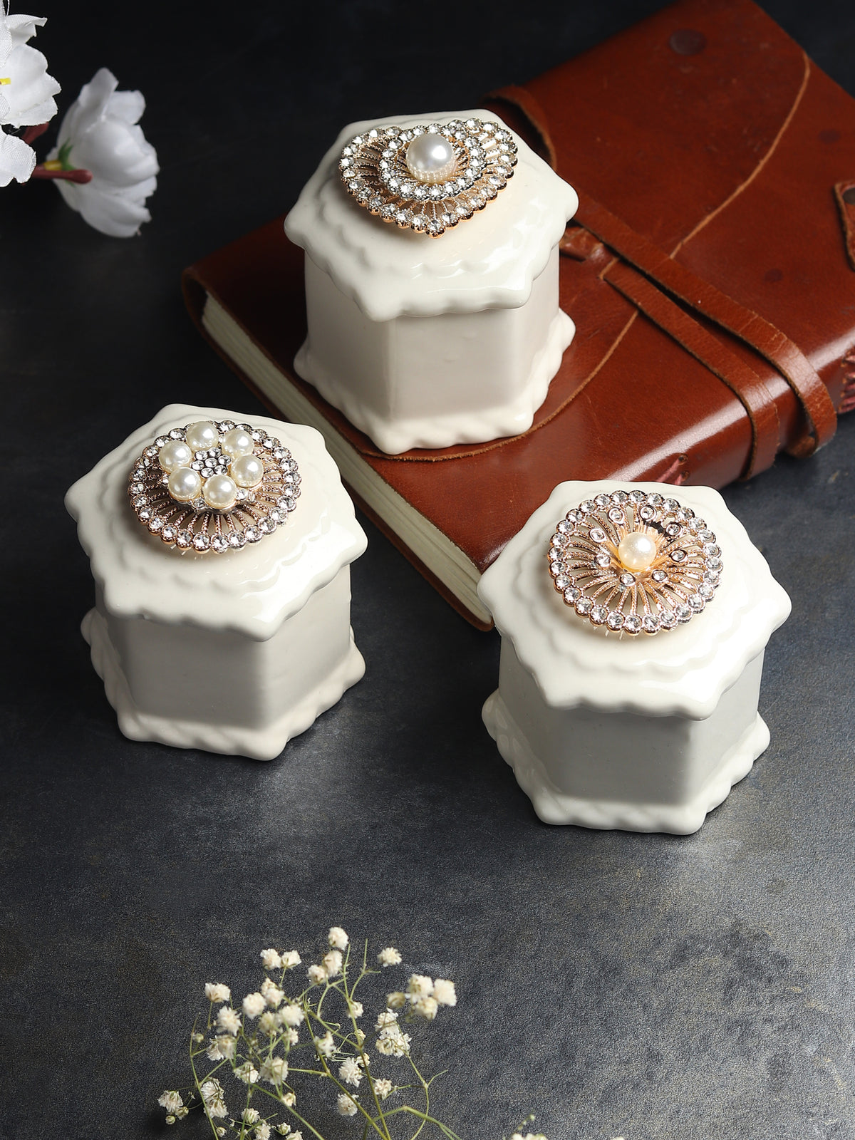 Medallion Porcelain Box Set