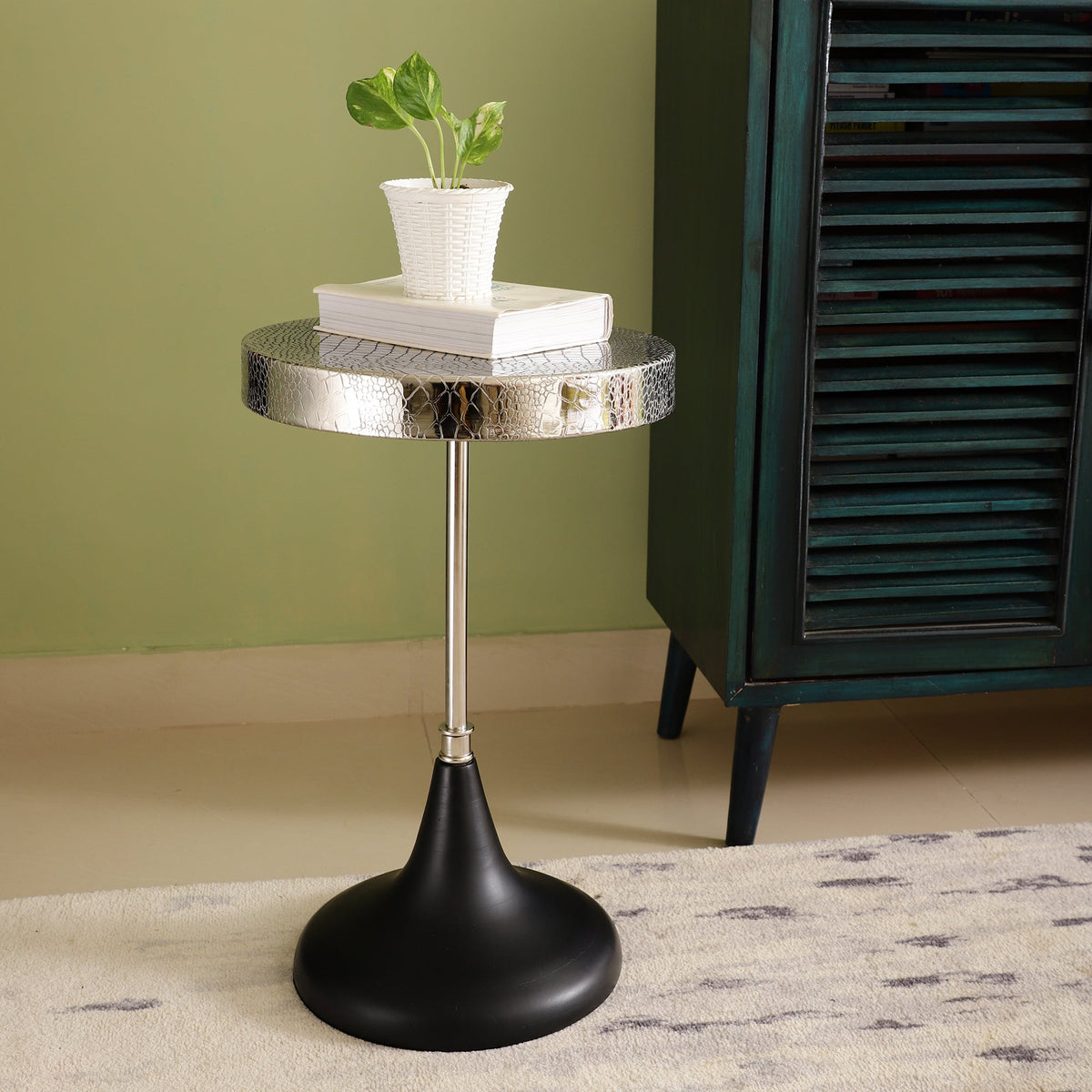 Arcana Table M.M.I. OVERSEAS