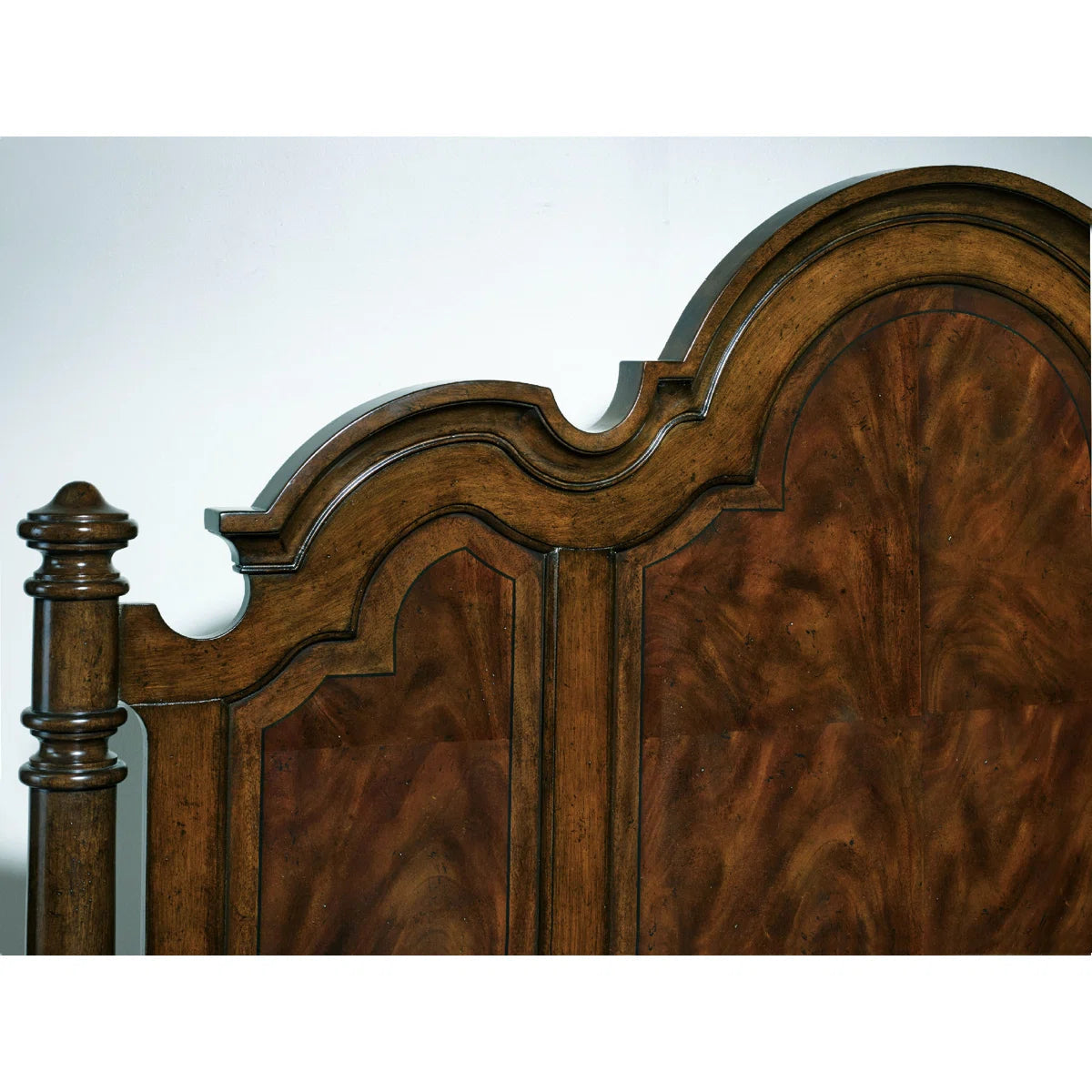 Leesburg Queen Poster Bed OUCH CART