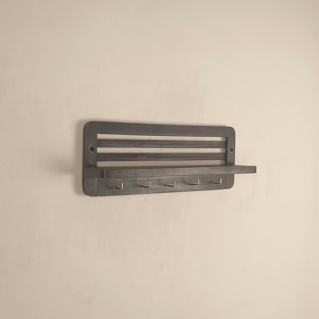 REGUS Wooden Wall Shelf Organiser with Key Holders