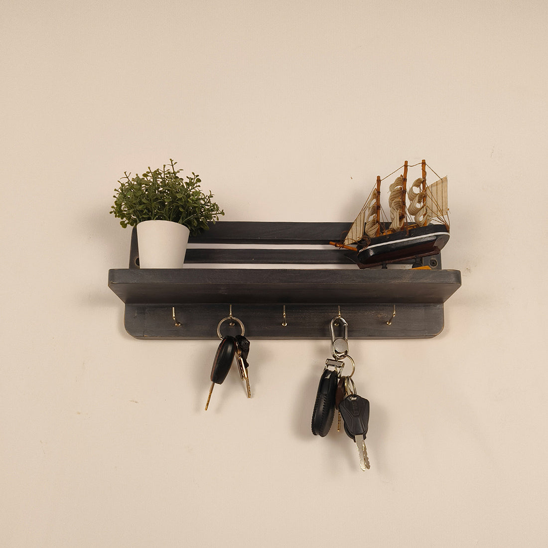 REGUS Wooden Wall Shelf Organiser with Key Holders