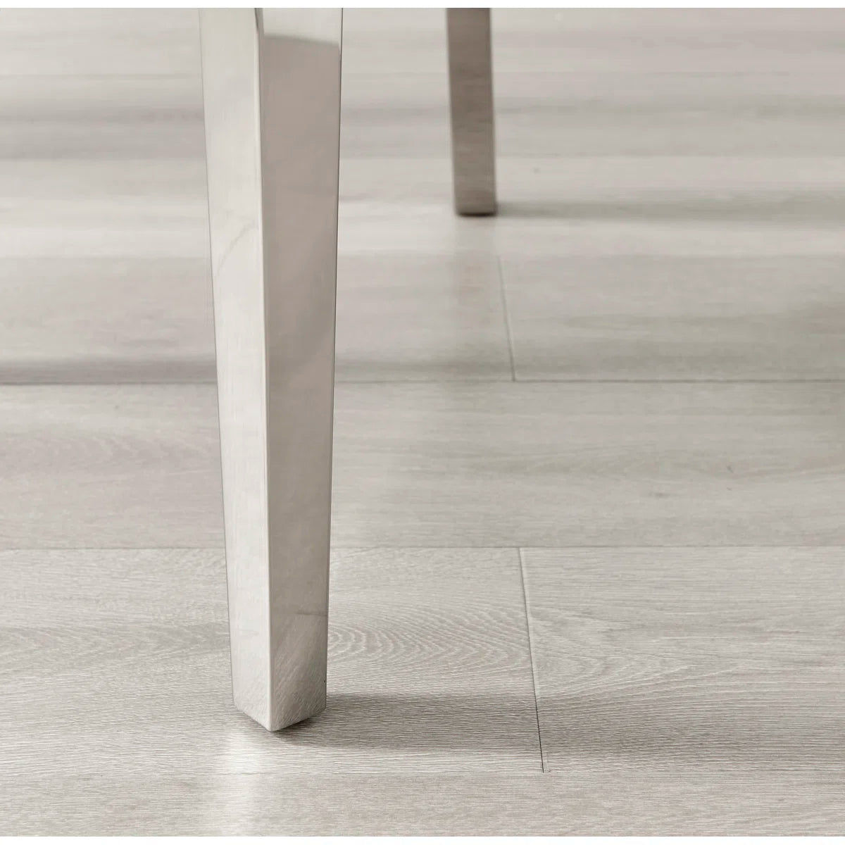 Scottsmoor Halo Dining Table Set in Modern High Gloss with 6 Luxury Velvet Dining Chairs