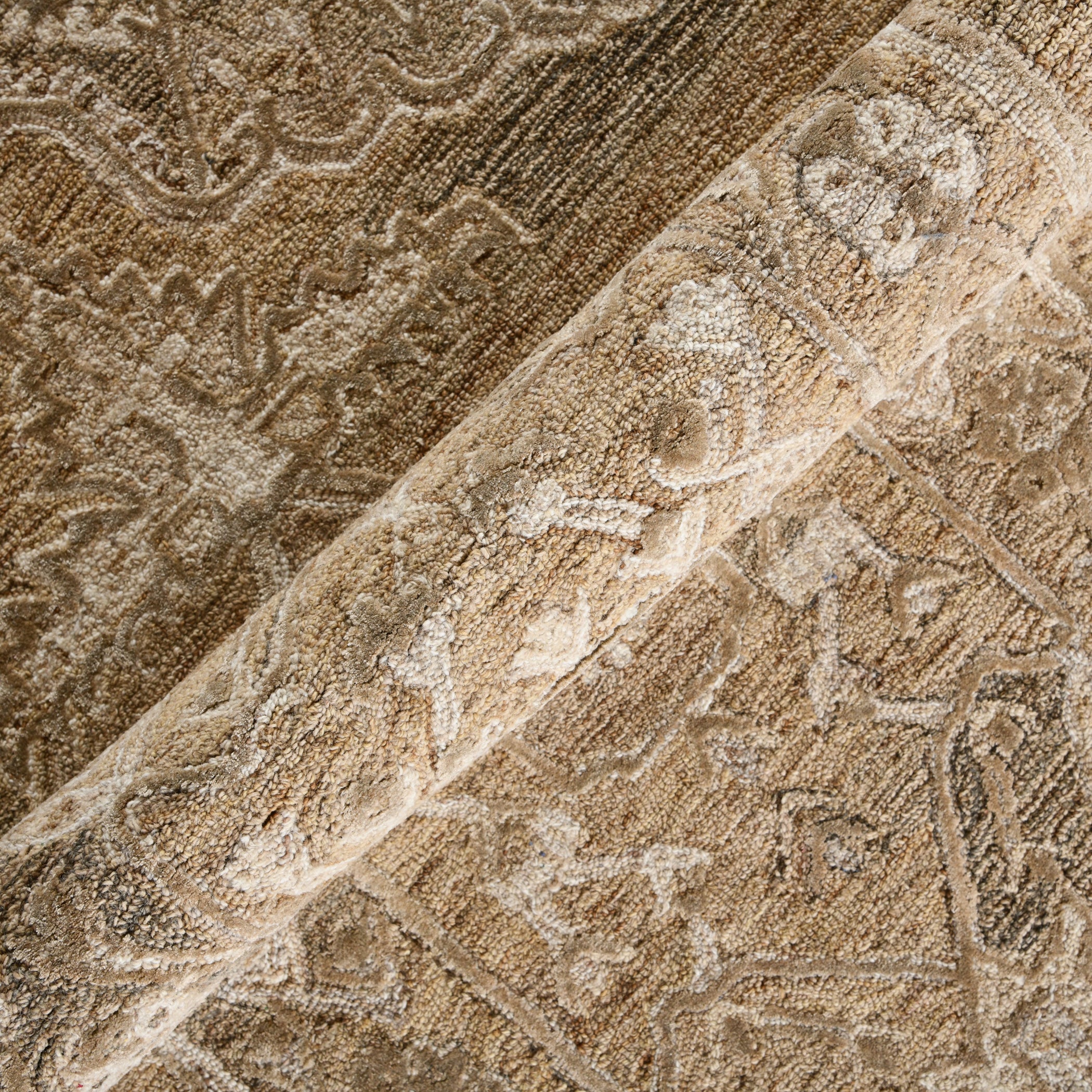 Saraswati Global Rug Luxury Handmade Area Rug - 8x10 Feet, Premium Wool, Anti-Skid & Anti Slip Cotton Backing Carpet , Ideal for Bedroom, Living Room, and Dining Room, Kids Room, Office.