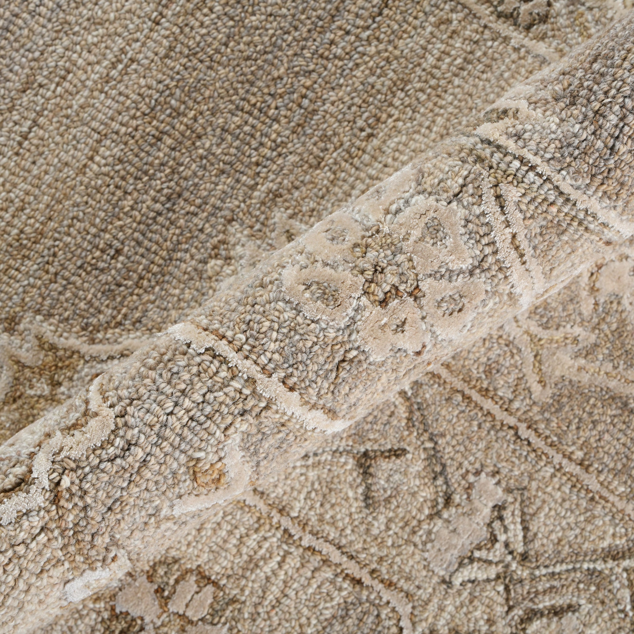 Saraswati Global Rug , Hand-Tufted Area Rug, 5x7.6 Feet, Wool & Viscose Rug, Luxurious Anti-Skid & Anti Slip Backing Carpet , Ideal for Bedroom, Living Room, and Dining Room, Kids Room, Office Rug.