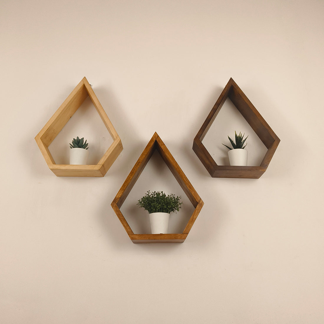 WILLIAM III Diamond Shaped Set of 3 Wooden Wall Shelves