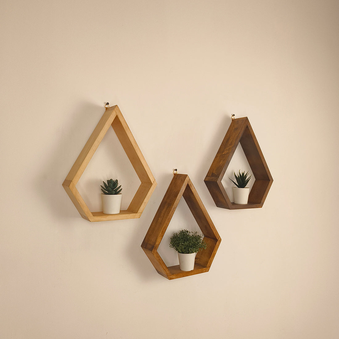 WILLIAM III Diamond Shaped Set of 3 Wooden Wall Shelves