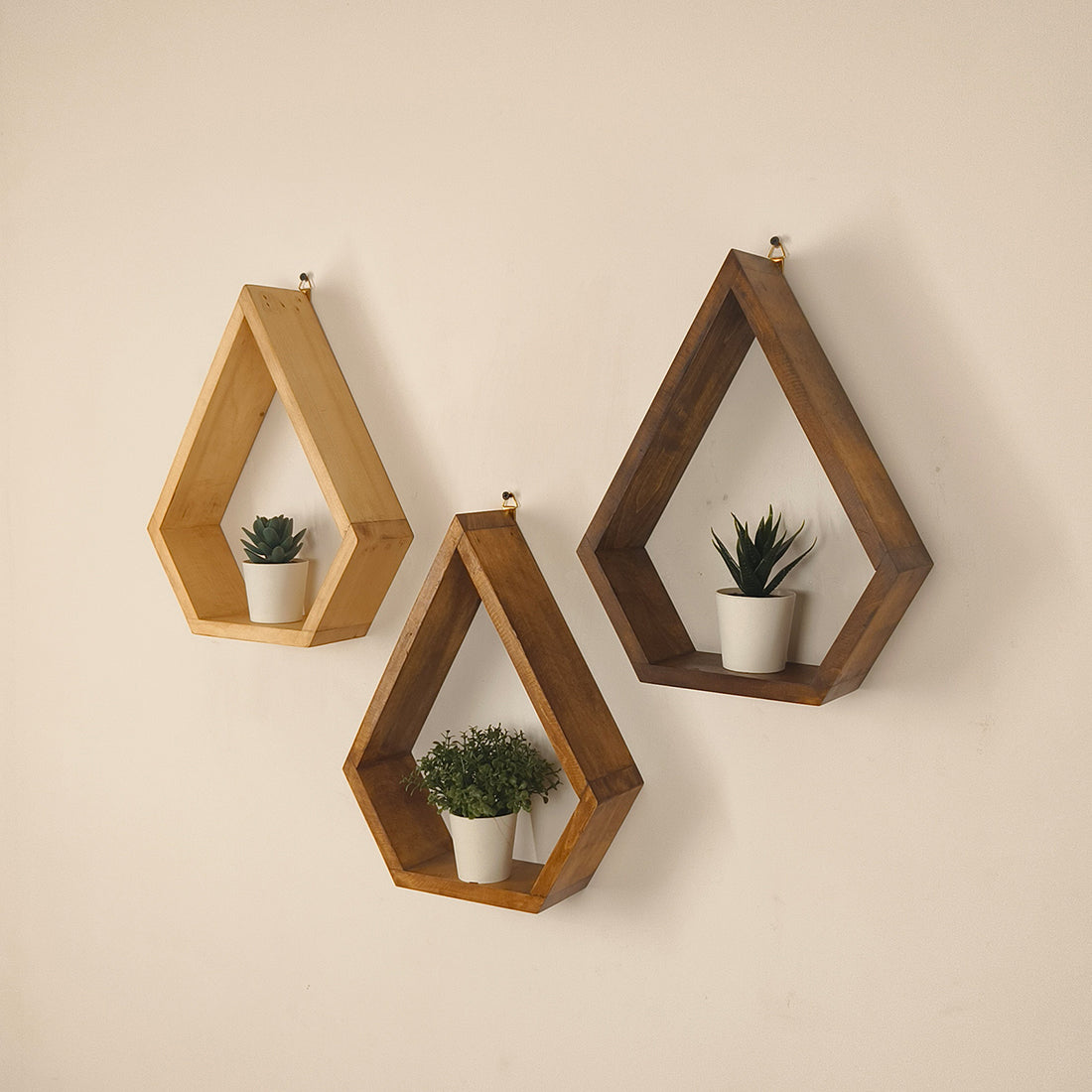 WILLIAM III Diamond Shaped Set of 3 Wooden Wall Shelves