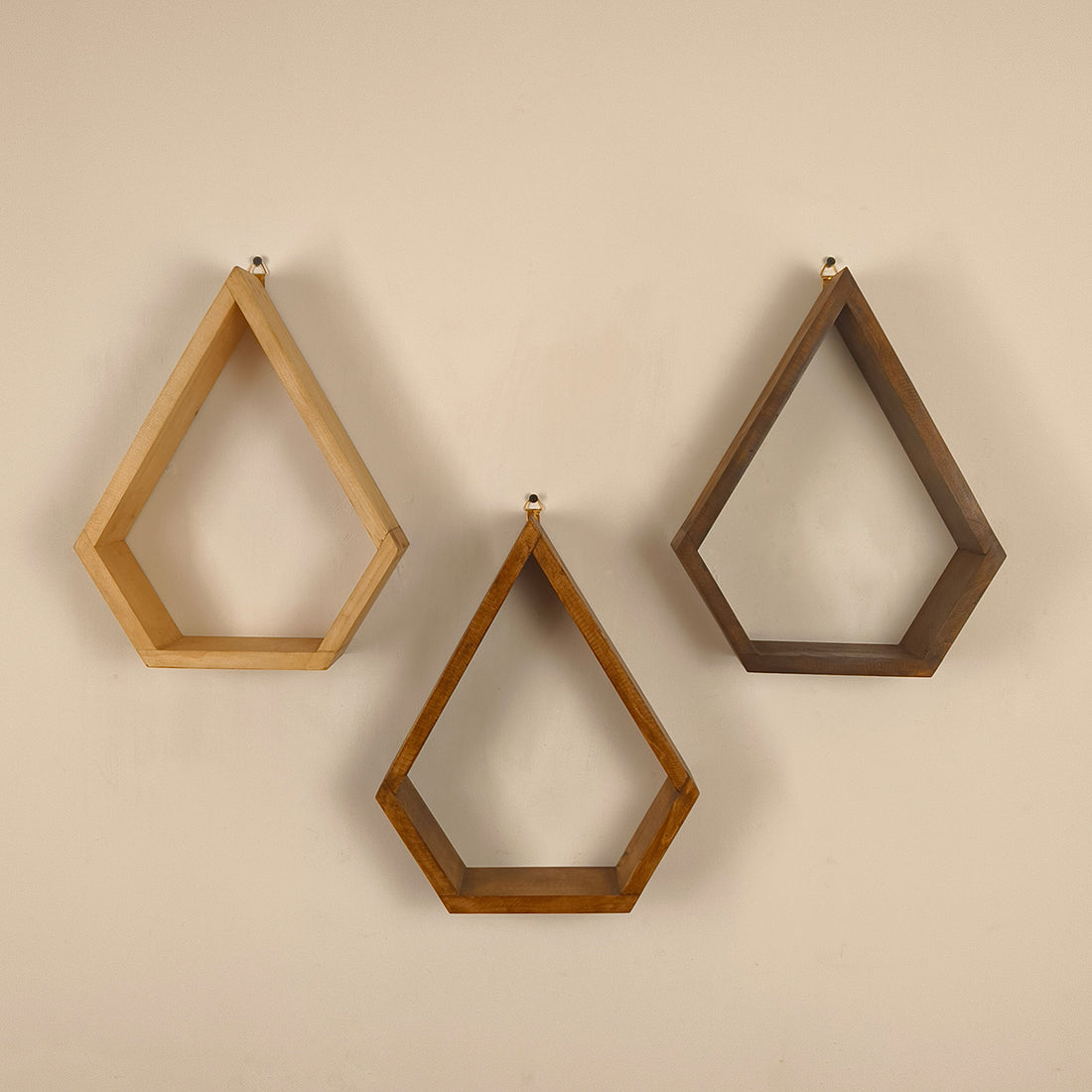 WILLIAM III Diamond Shaped Set of 3 Wooden Wall Shelves