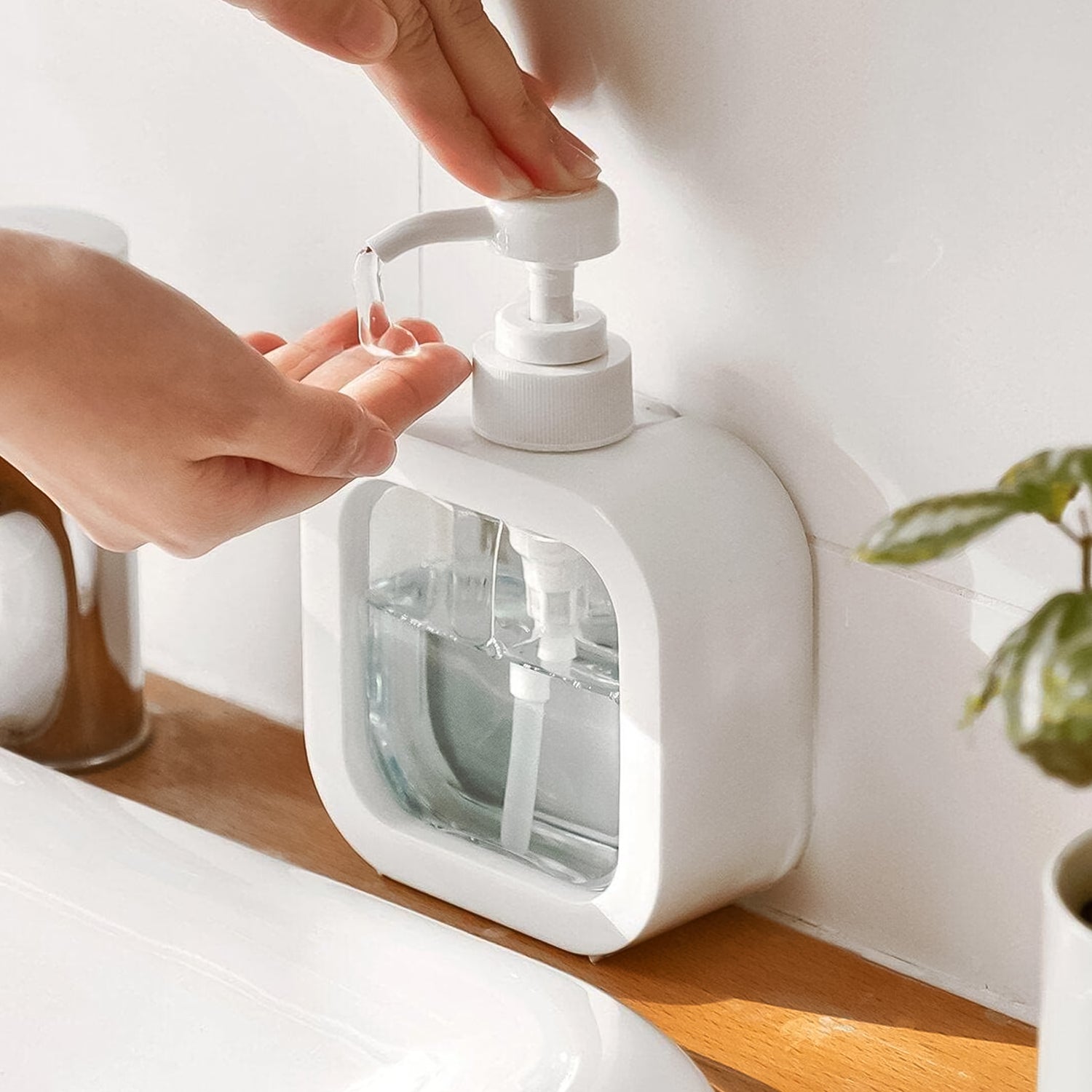 Snap Sink Dispenser Plastic Clear Empty Pump Lotion Bottles (1 Set) Wukusy