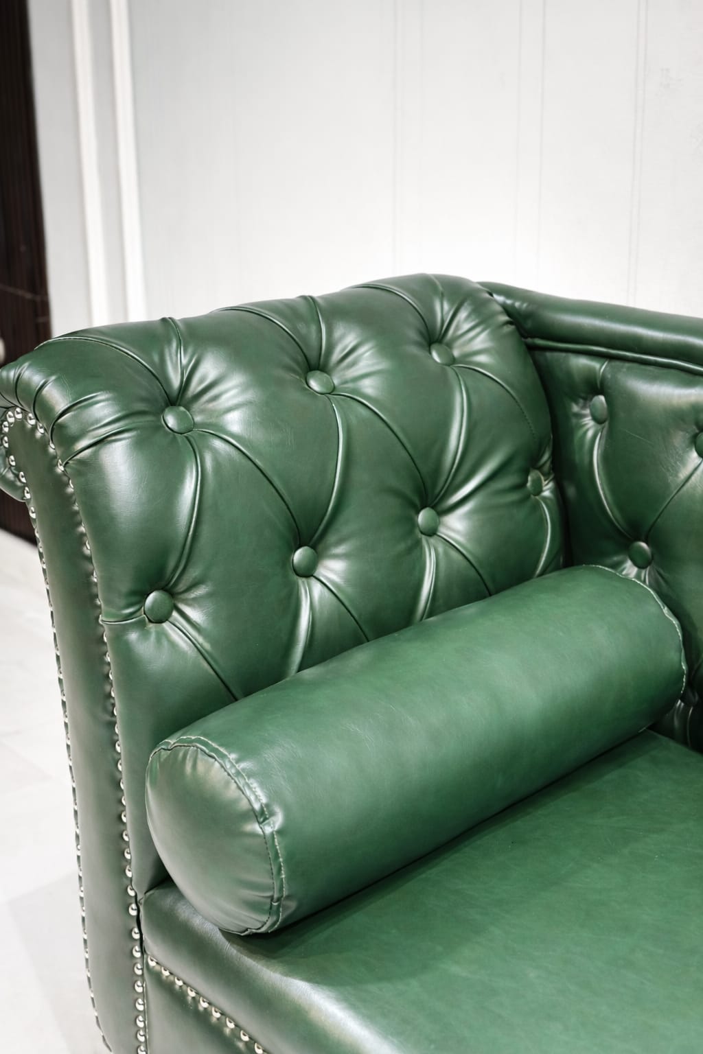 Bell Haven Upholstery Chaise Longue for Living and Dining room with cushion