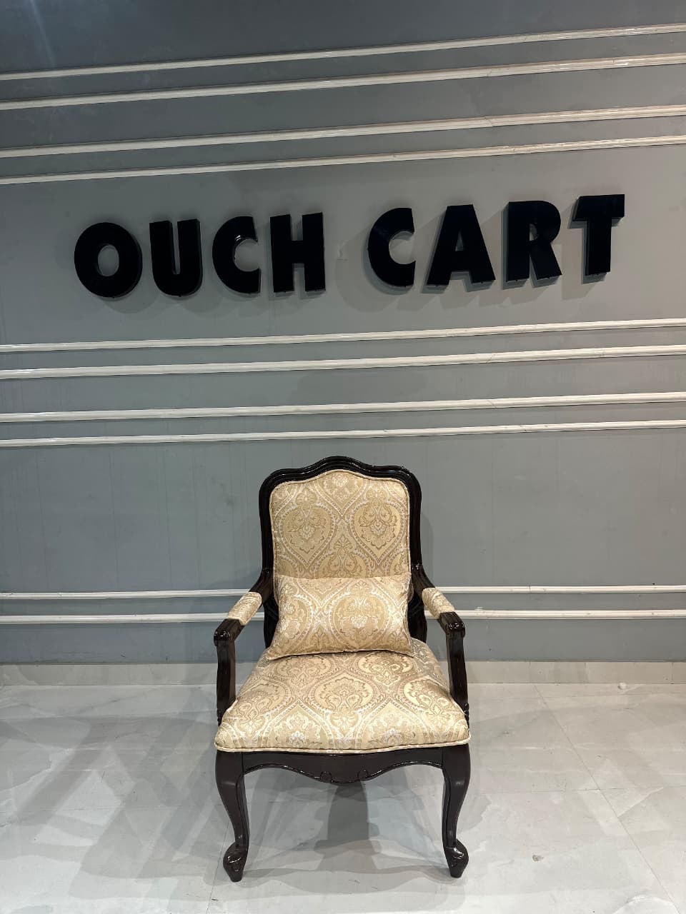 Albryna Wide Armchair OUCH CART