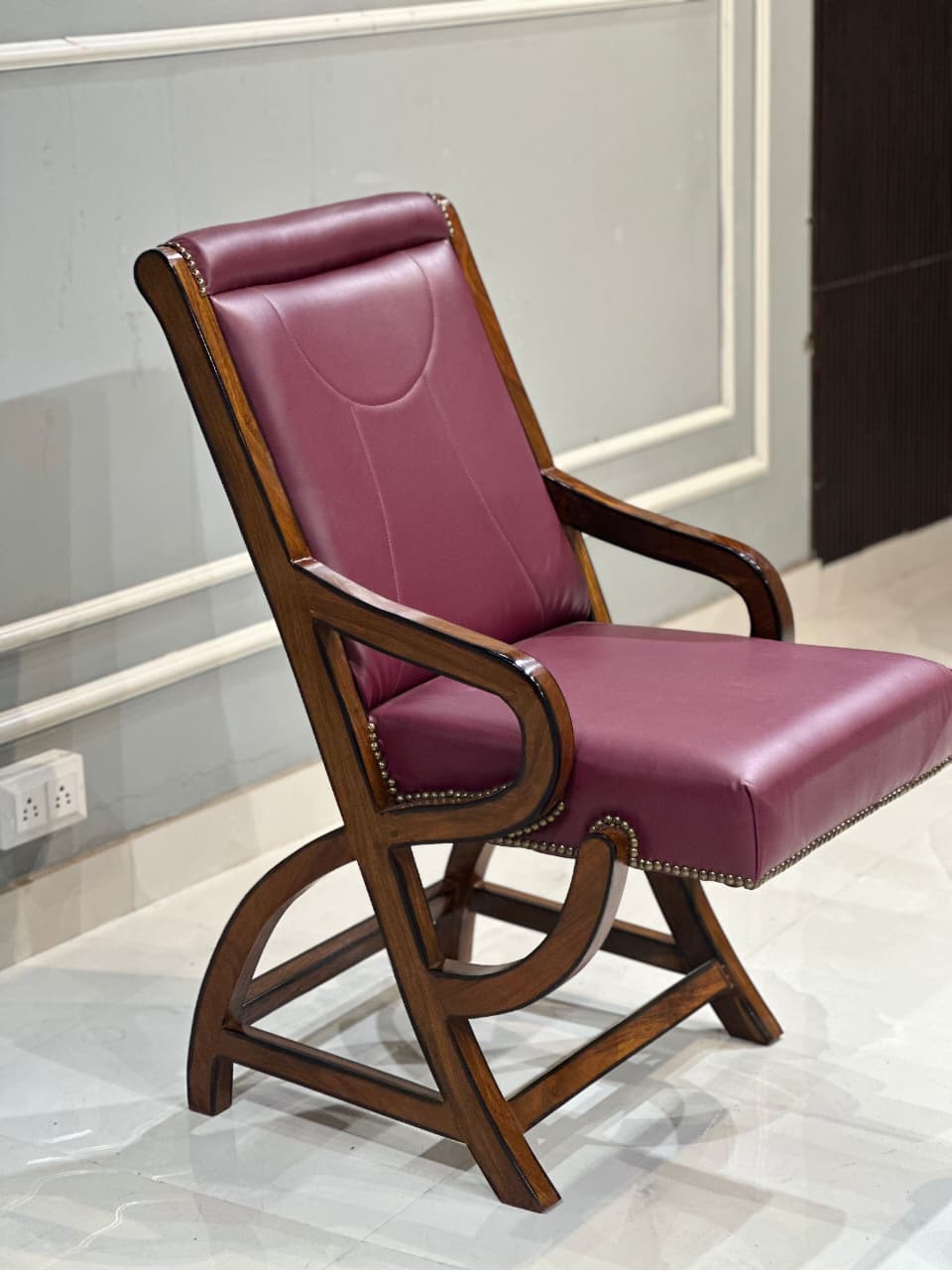 Wide Unique Back Design Armchair With Ottoman