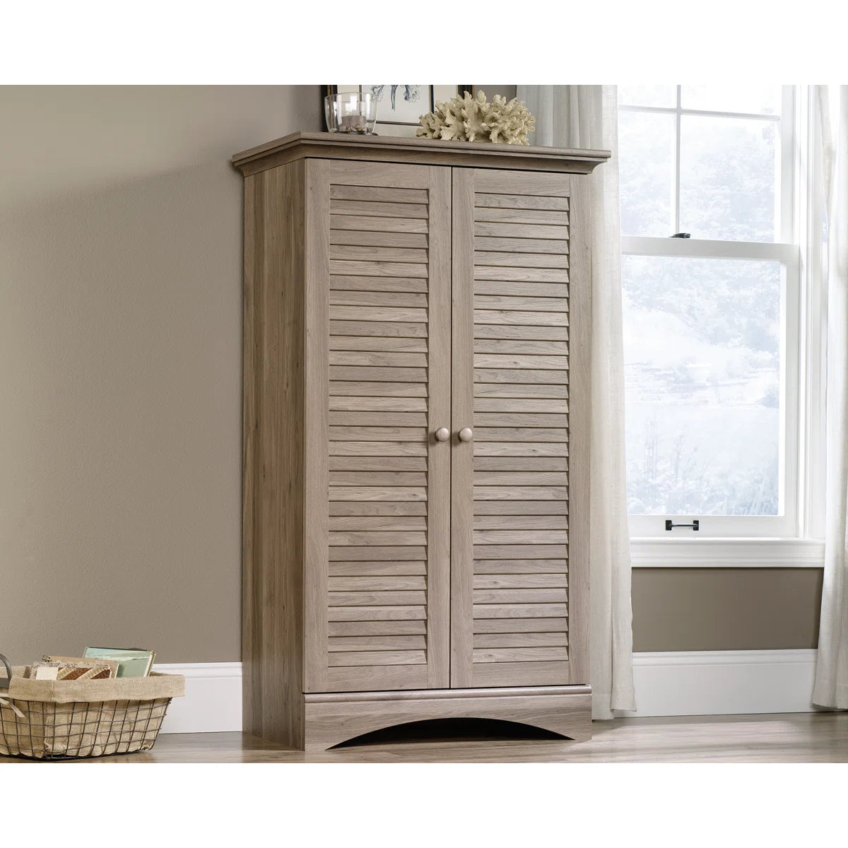 Bredevoort Armoire – Elegant Solid Wood Wardrobe with Spacious Storage