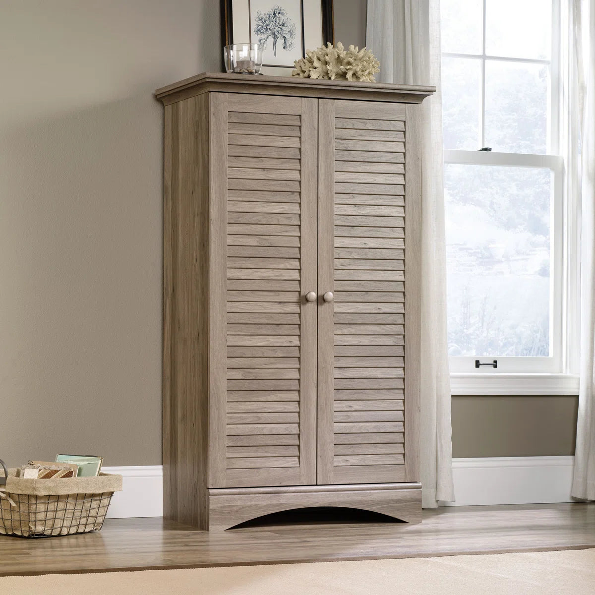 Bredevoort Armoire – Elegant Solid Wood Wardrobe with Spacious Storage
